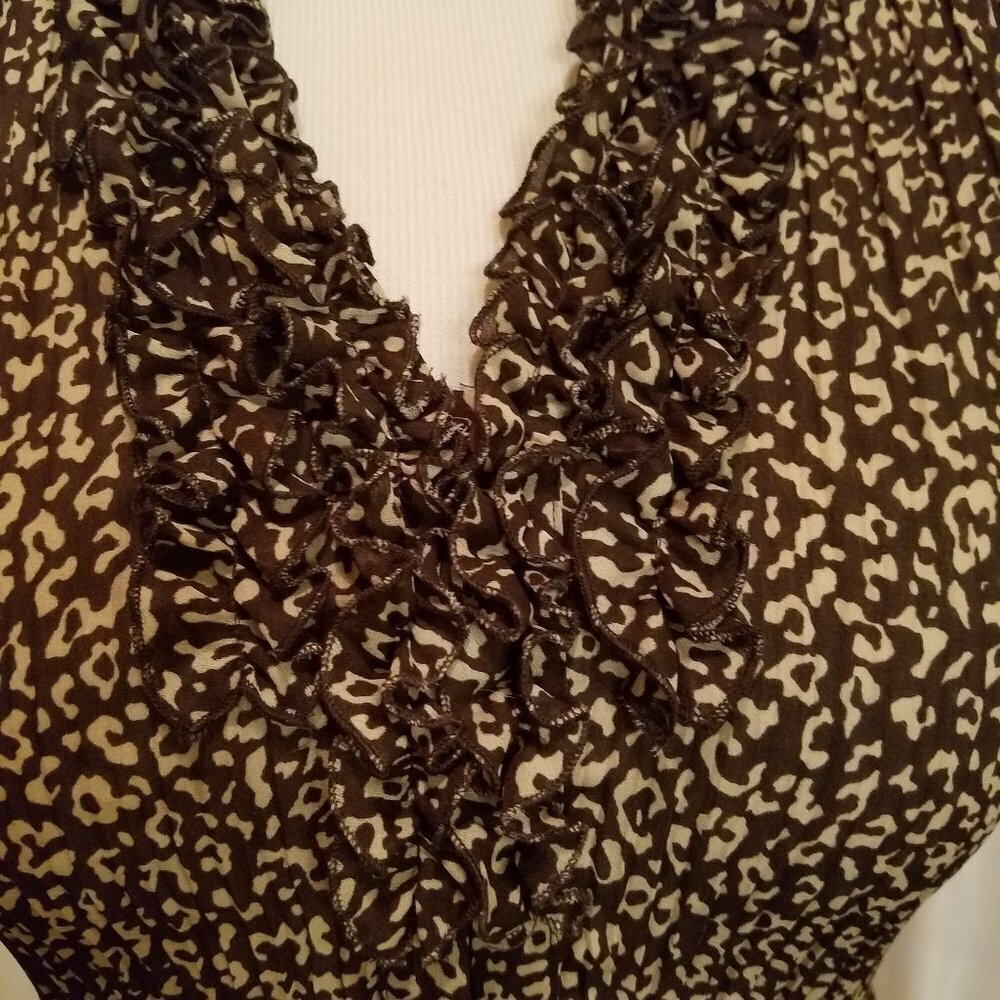 East 5th Brown and tan ruffle short sleeve top PM - Picture 3 of 4